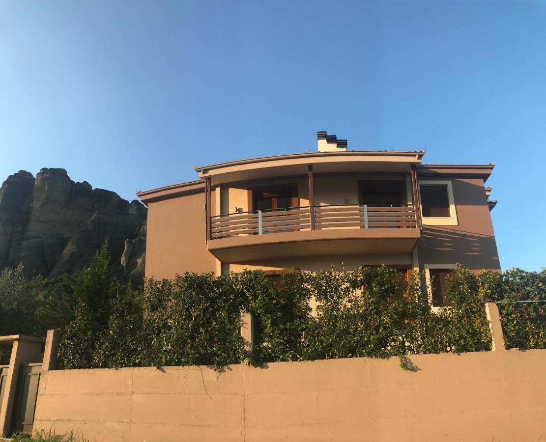Villa Under Meteora Kalambaka Bagian luar foto