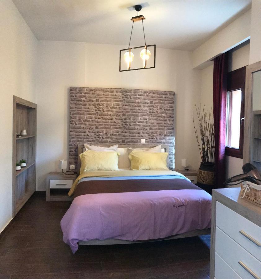 Villa Under Meteora Kalambaka Bagian luar foto