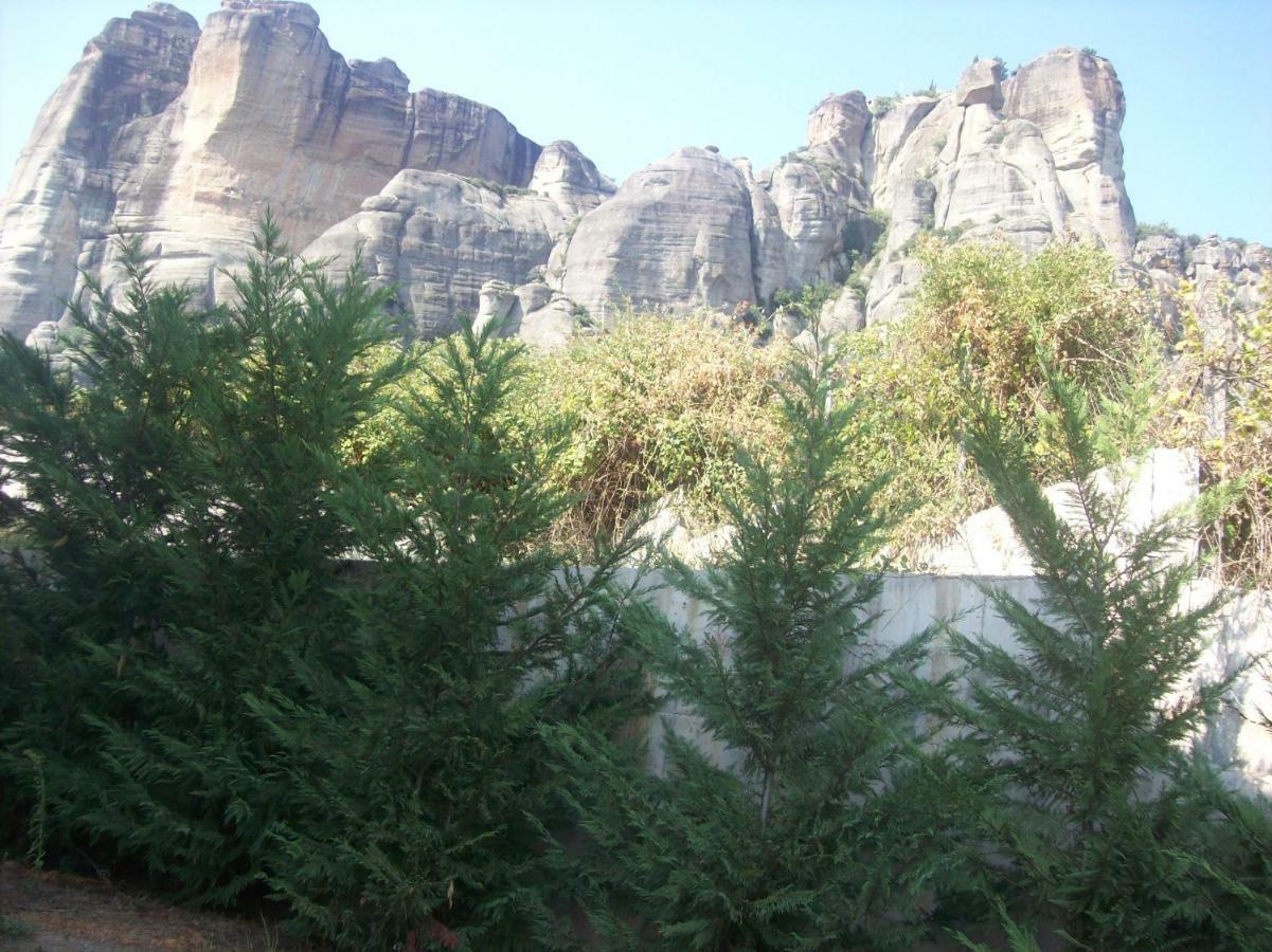 Villa Under Meteora Kalambaka Bagian luar foto
