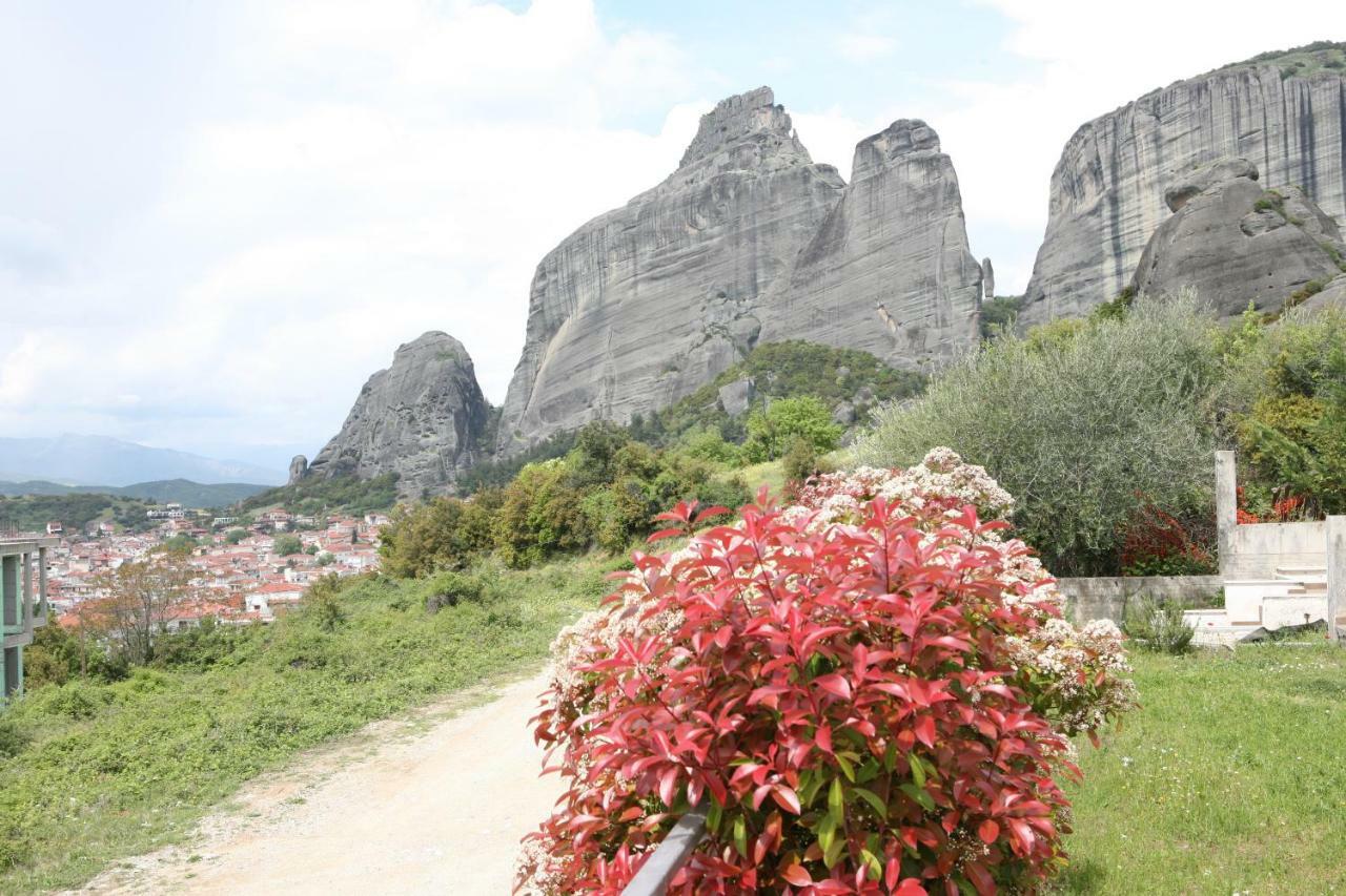Villa Under Meteora Kalambaka Bagian luar foto